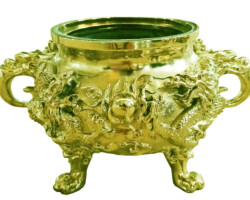 Statue coated in PVD titanium gold coating Statue coated in PVD titanium gold coating